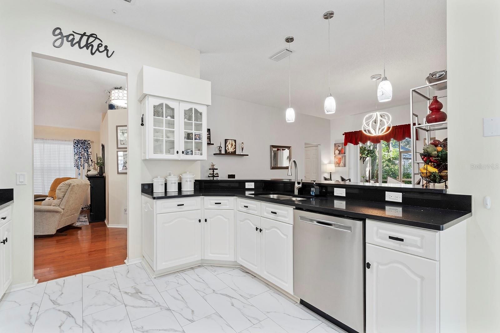 Image 7 of 29 For 1427 Whitehall Boulevard