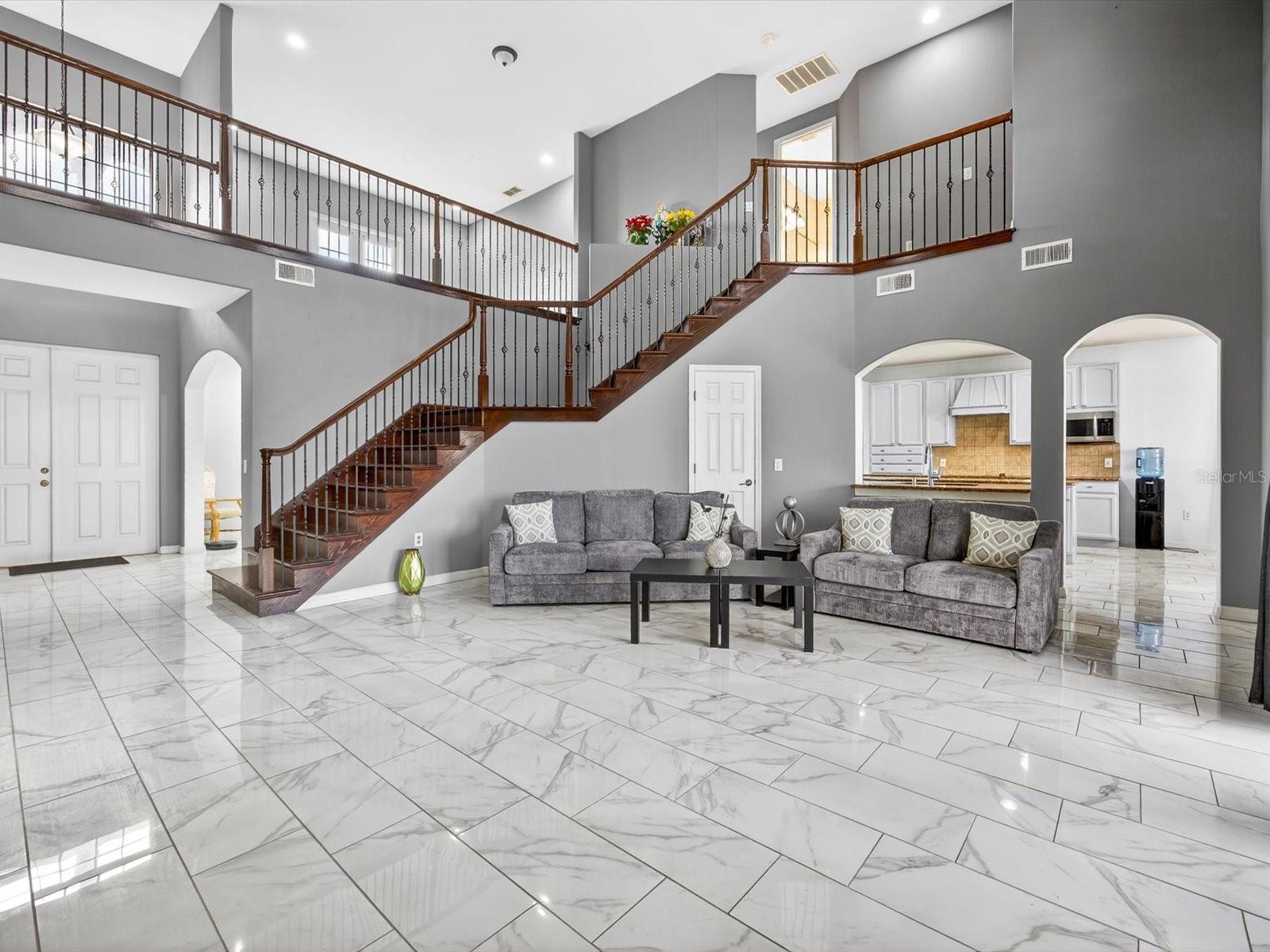 Image 18 of 67 For 1563 Angler Avenue