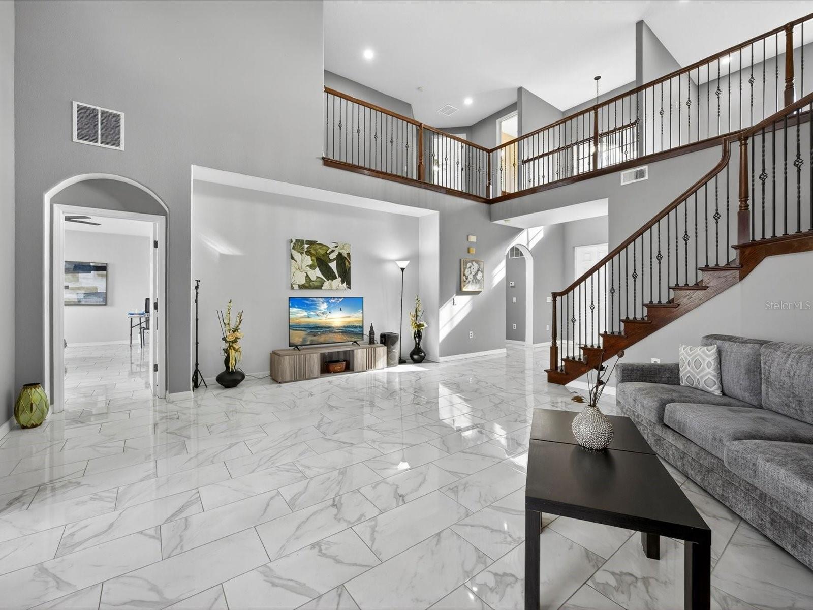 Image 19 of 67 For 1563 Angler Avenue