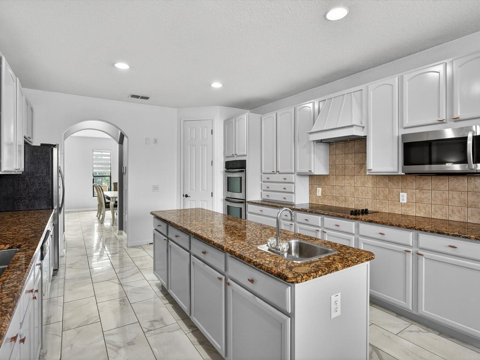 Image 20 of 67 For 1563 Angler Avenue