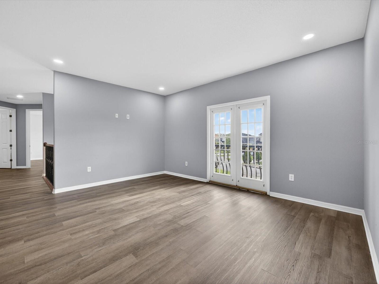 Image 43 of 67 For 1563 Angler Avenue