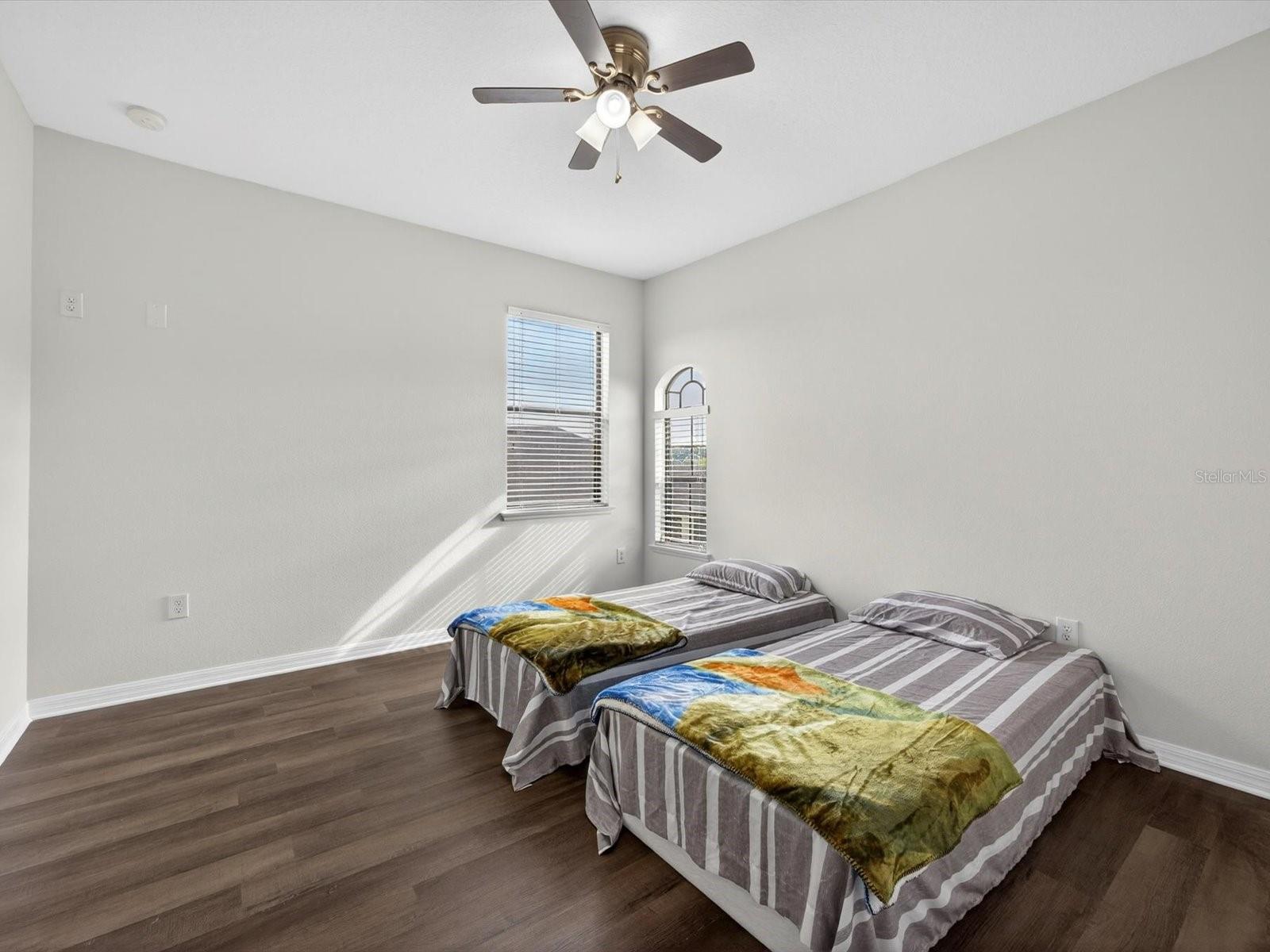 Image 45 of 67 For 1563 Angler Avenue