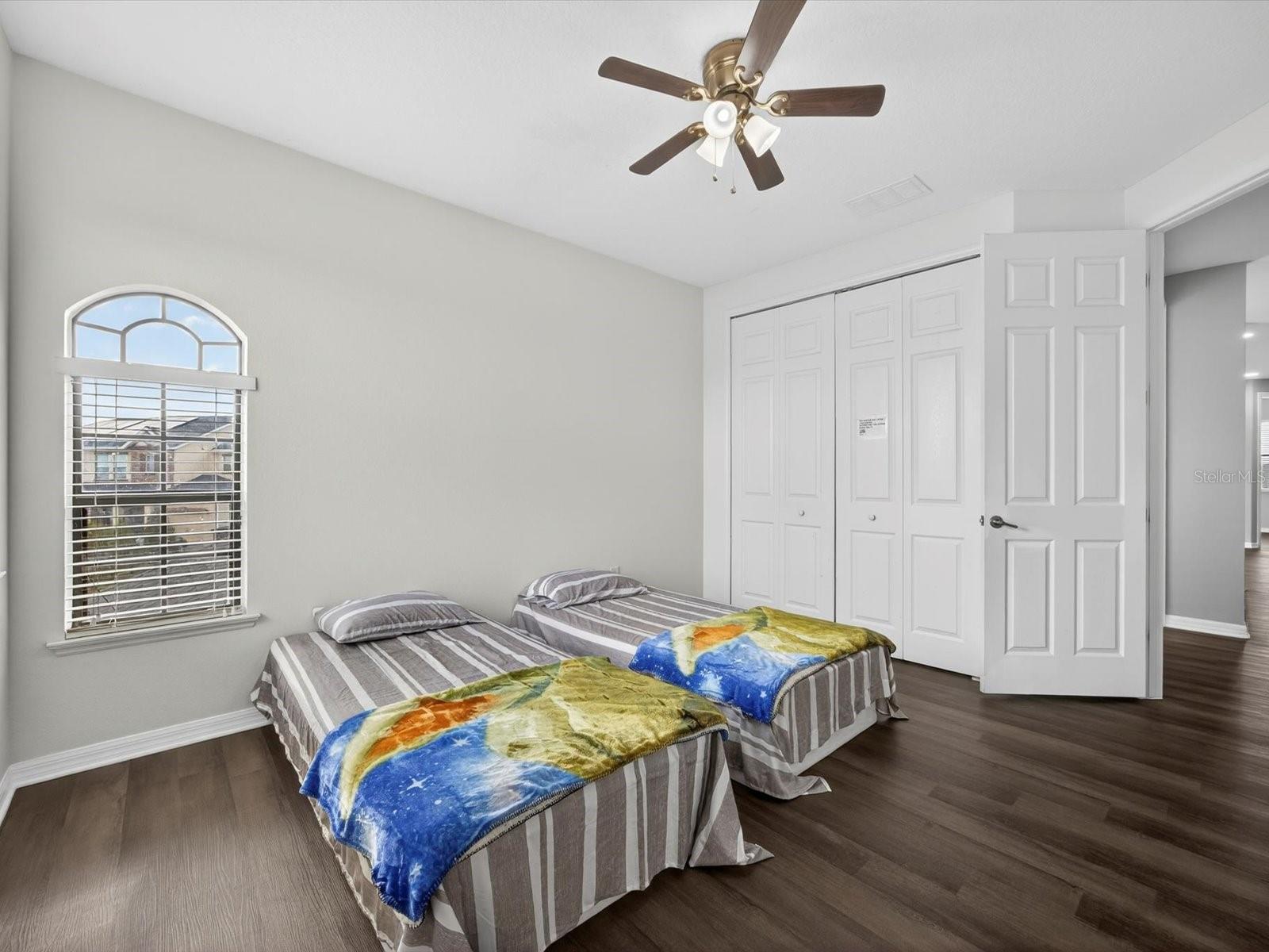 Image 46 of 67 For 1563 Angler Avenue