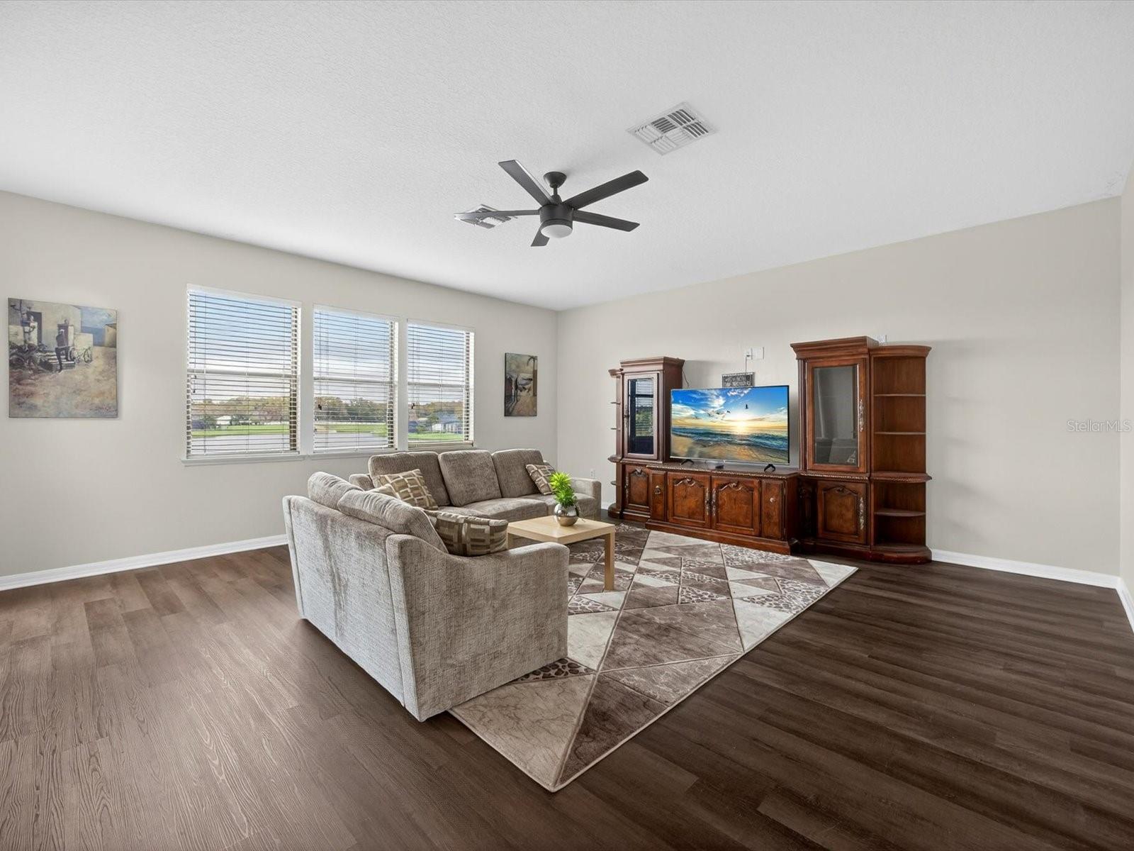 Image 52 of 67 For 1563 Angler Avenue