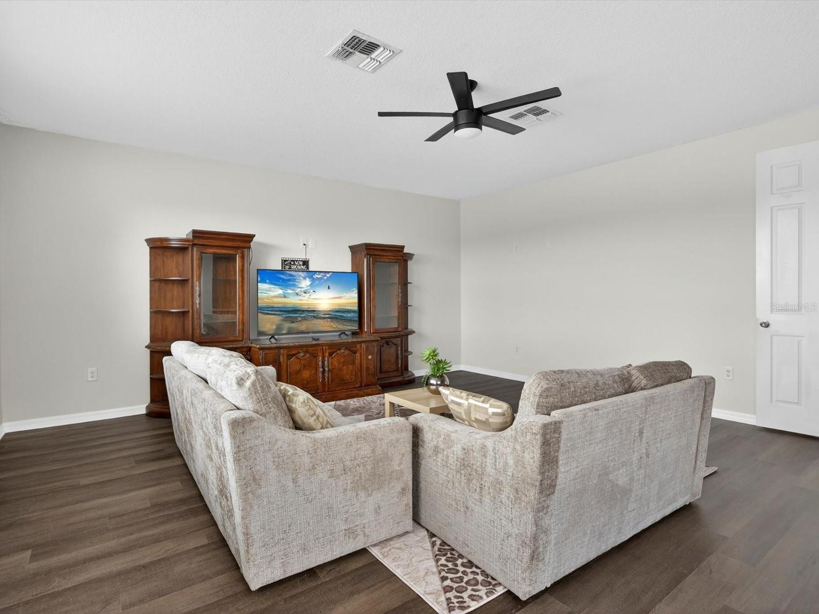 Image 53 of 67 For 1563 Angler Avenue