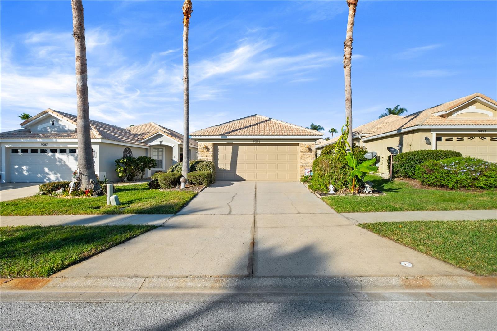 Image 3 of 31 For 9089 Saint Andrews Way