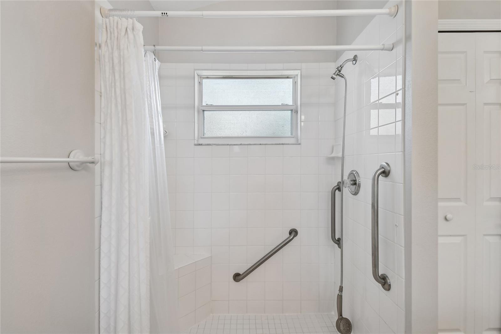 Image 12 of 27 For 3827 Eversholt Street