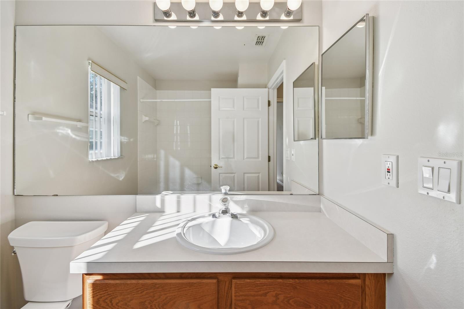 Image 15 of 27 For 3827 Eversholt Street