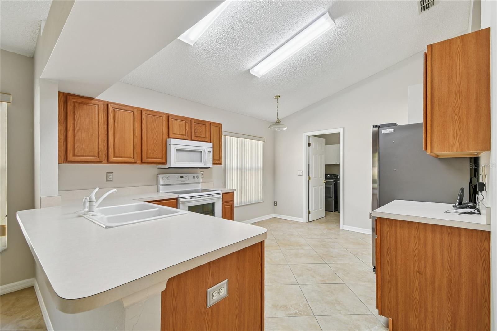 Image 7 of 27 For 3827 Eversholt Street