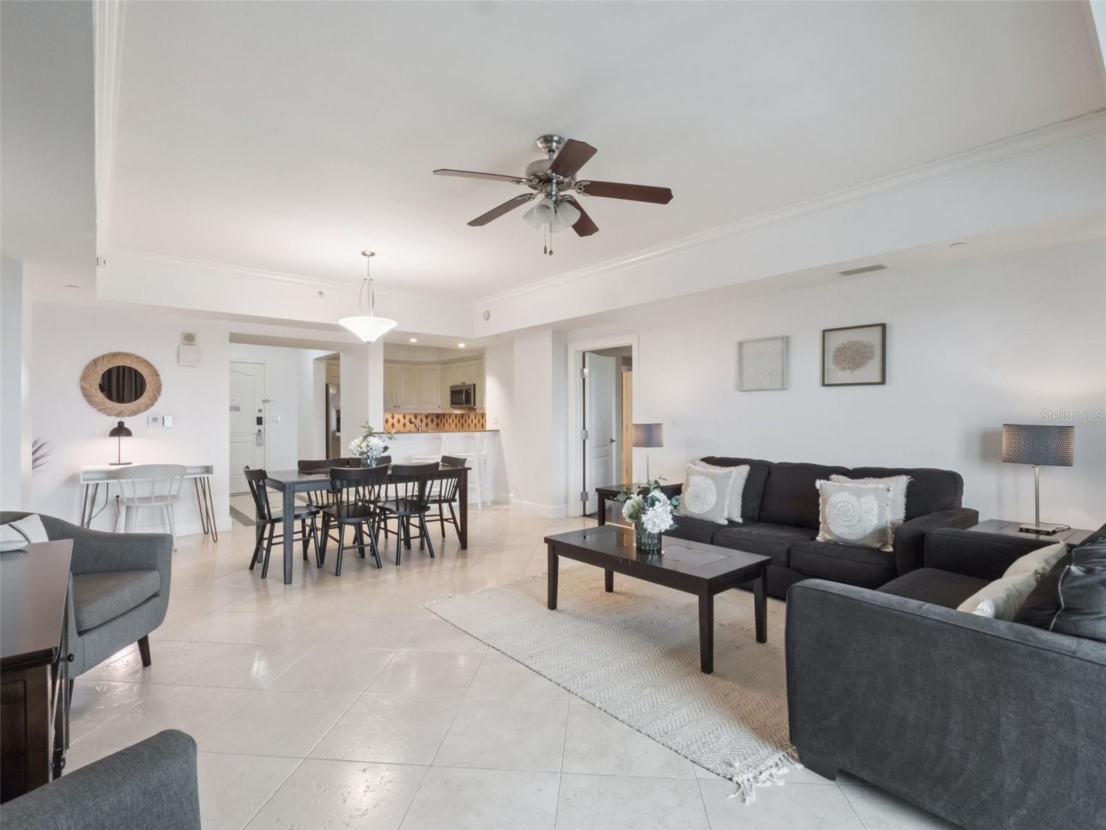 Image 5 of 33 For 7593 Gathering Drive 504