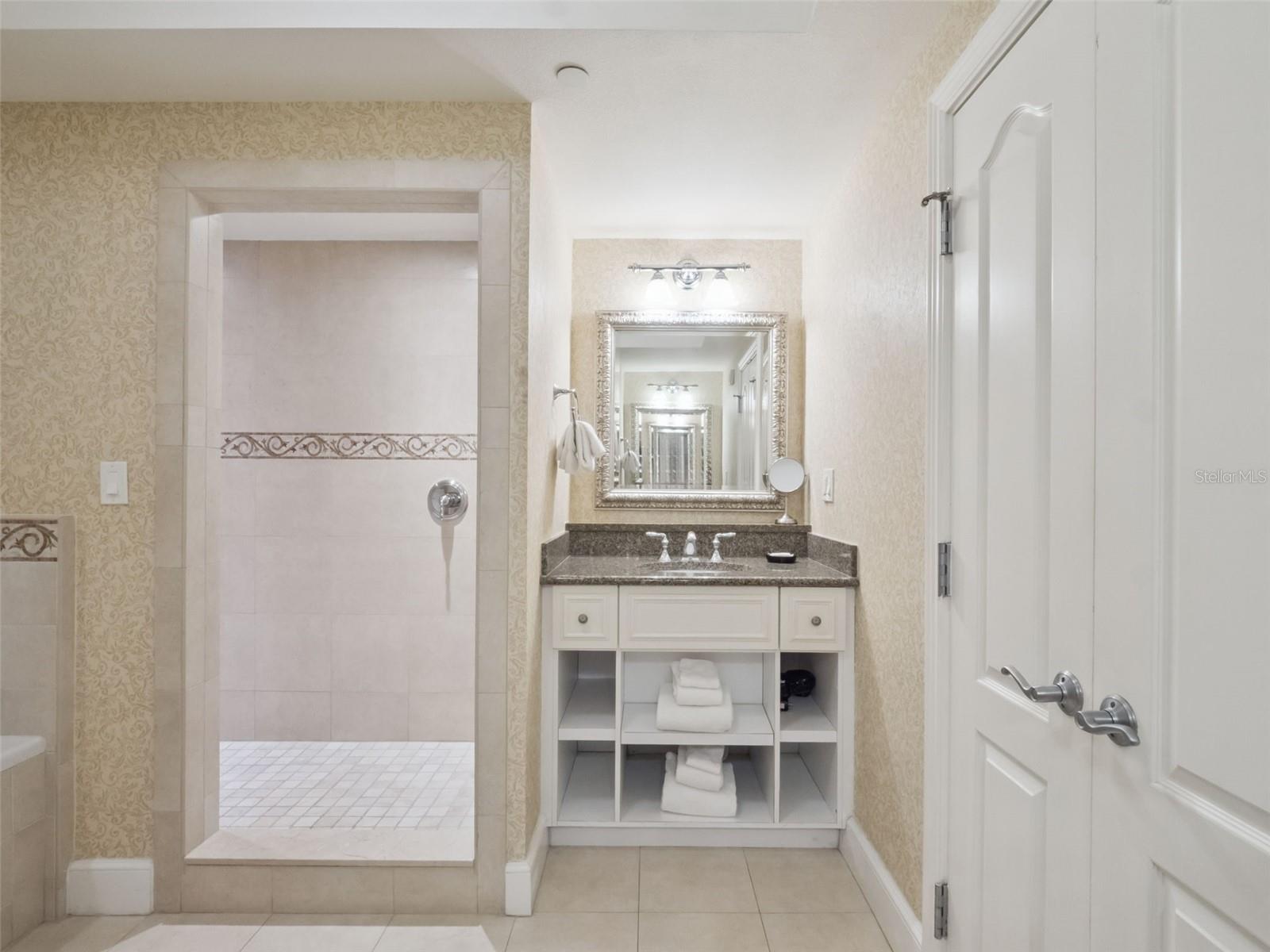 Image 9 of 33 For 7593 Gathering Drive 504