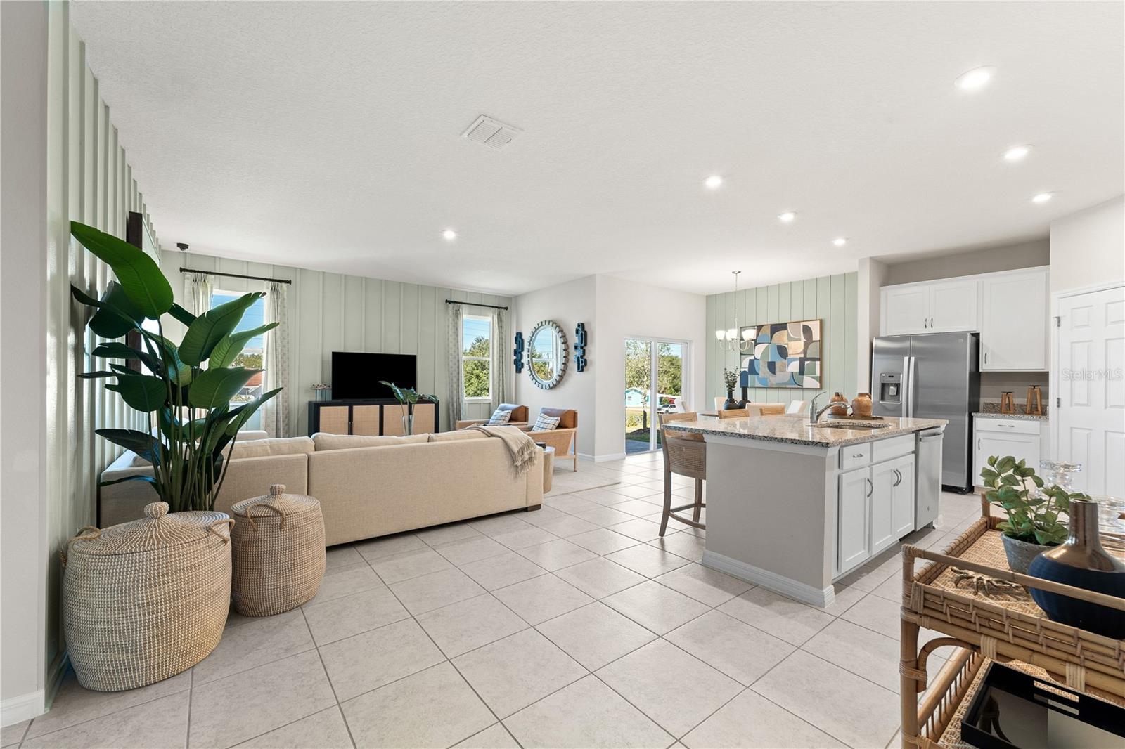 Image 2 of 31 For 402 Shoreview Sands Avenue