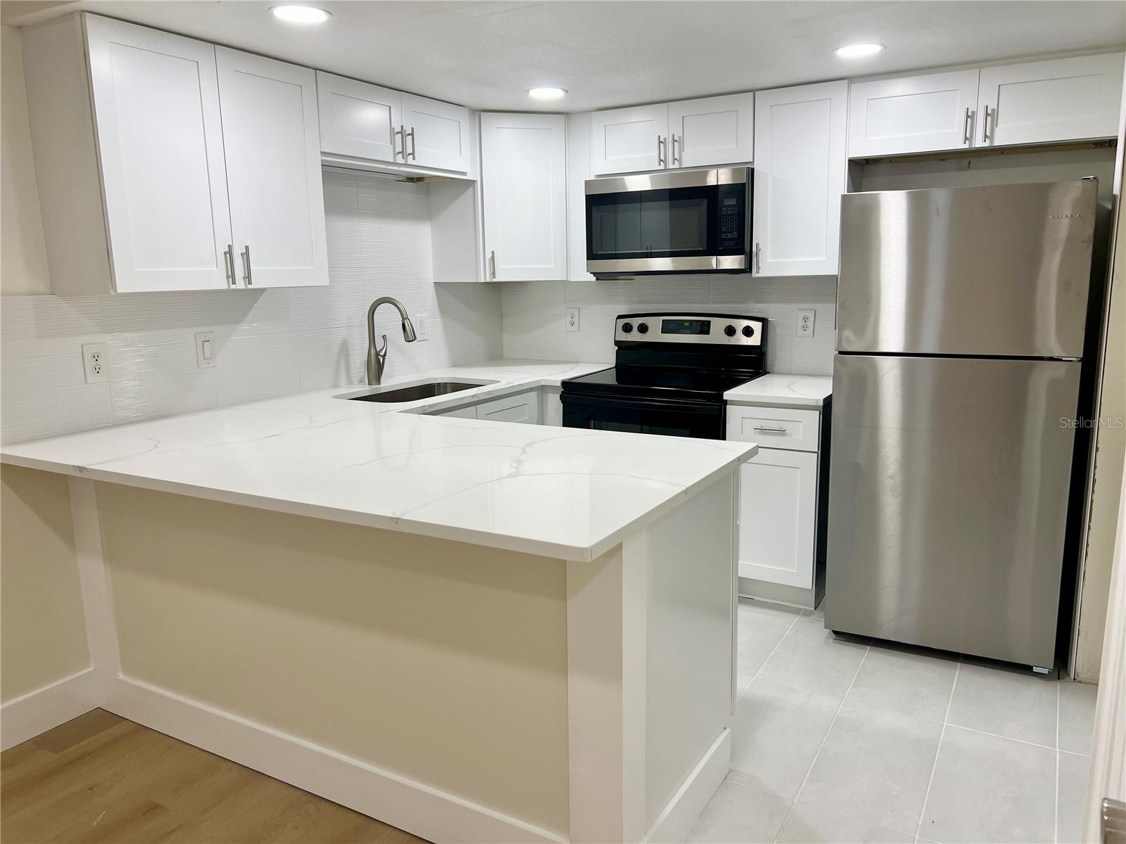 Image 4 of 13 For 96 Windtree Lane 203