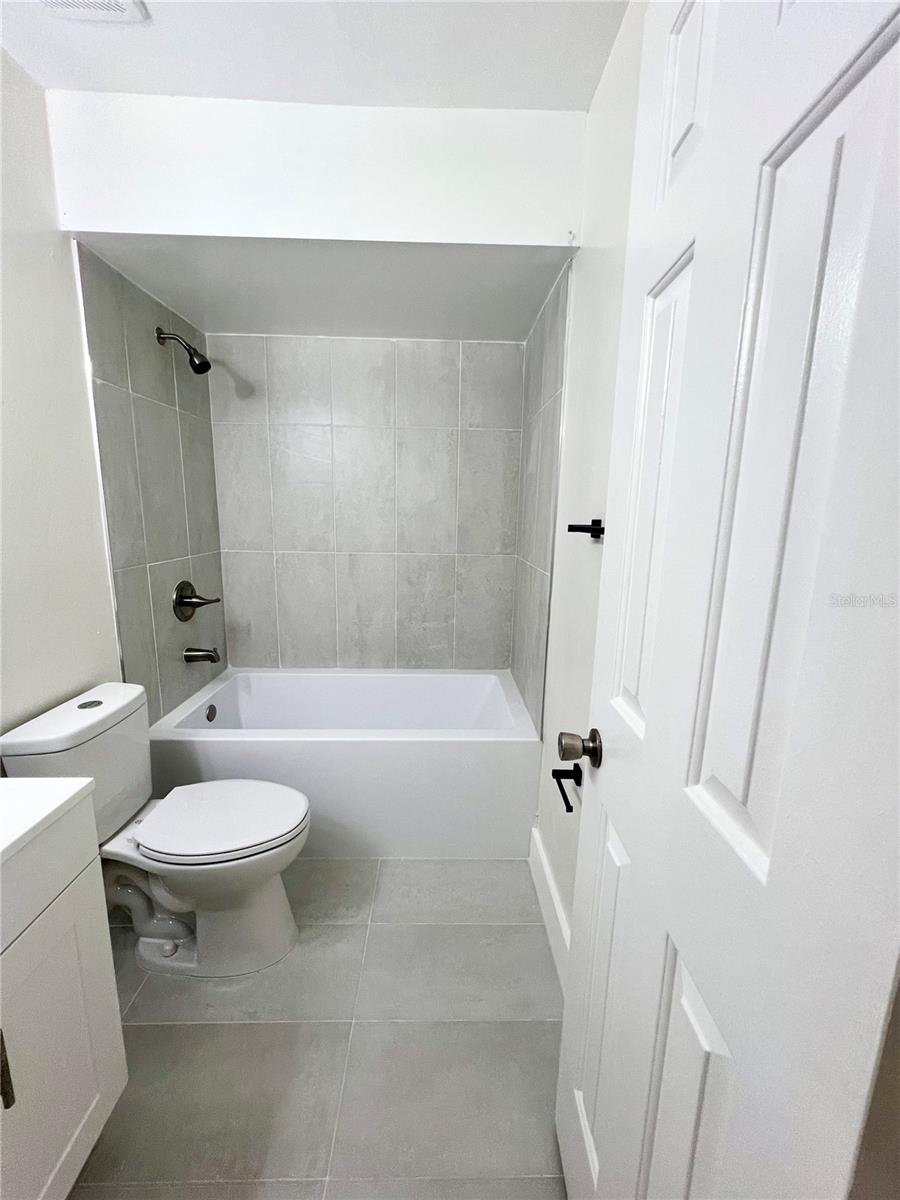 Image 5 of 13 For 96 Windtree Lane 203