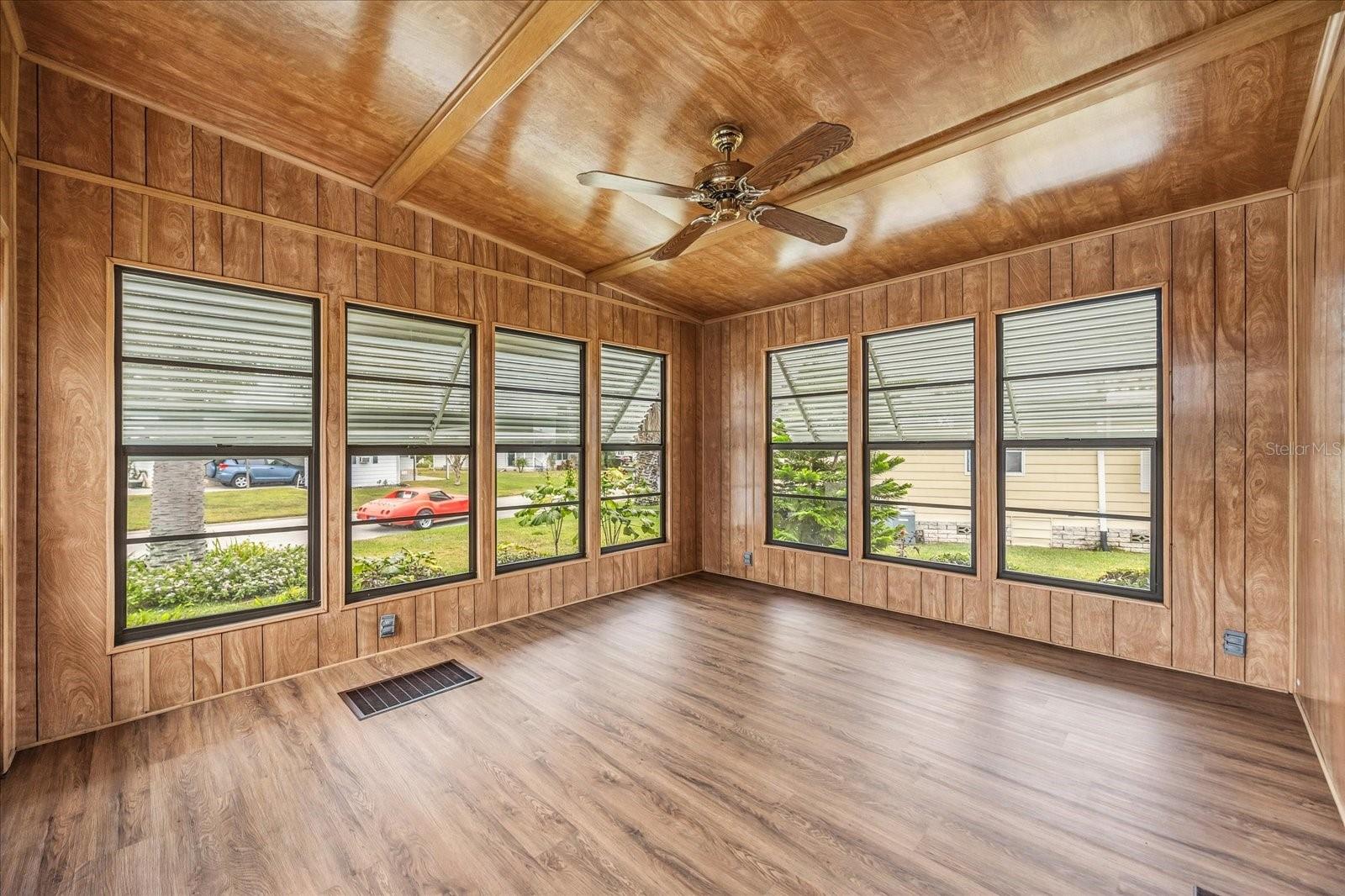 Image 10 of 42 For 2446 Fairbluff Circle 1554