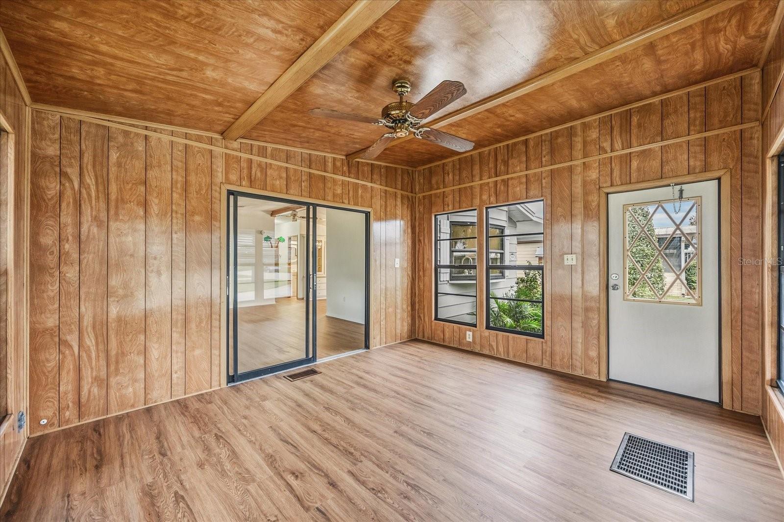 Image 11 of 42 For 2446 Fairbluff Circle 1554