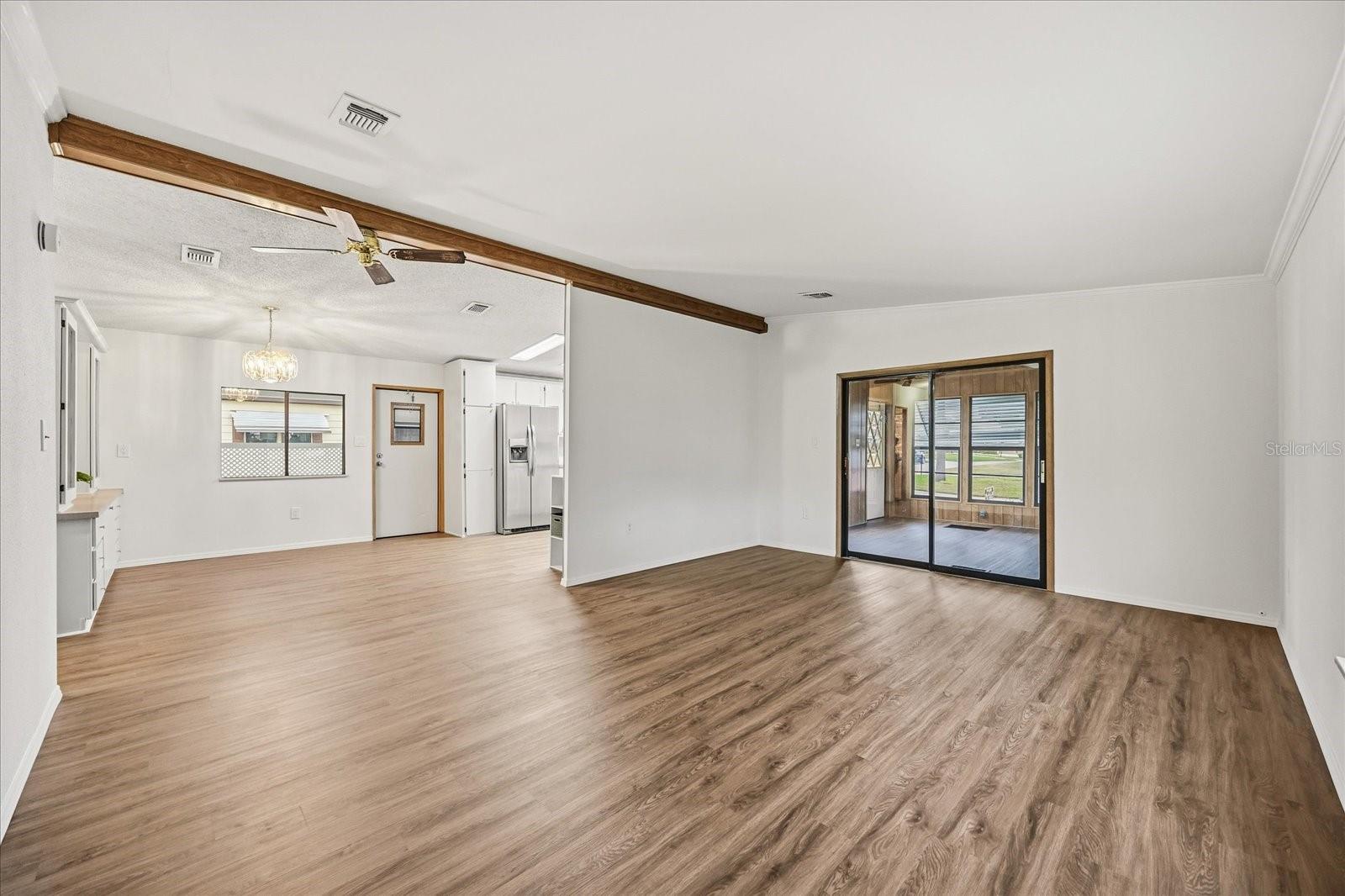 Image 4 of 42 For 2446 Fairbluff Circle 1554