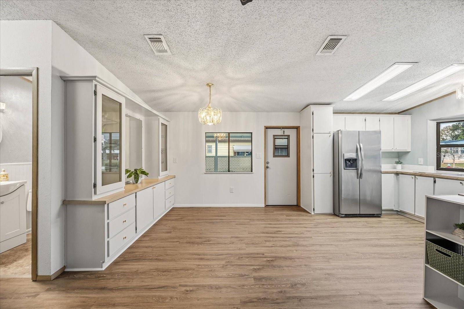 Image 5 of 42 For 2446 Fairbluff Circle 1554