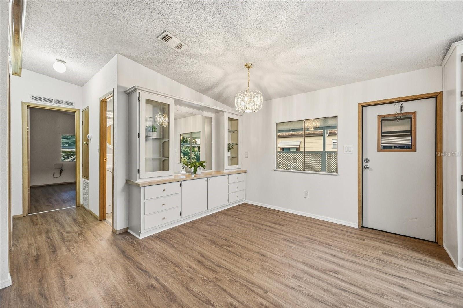 Image 6 of 42 For 2446 Fairbluff Circle 1554