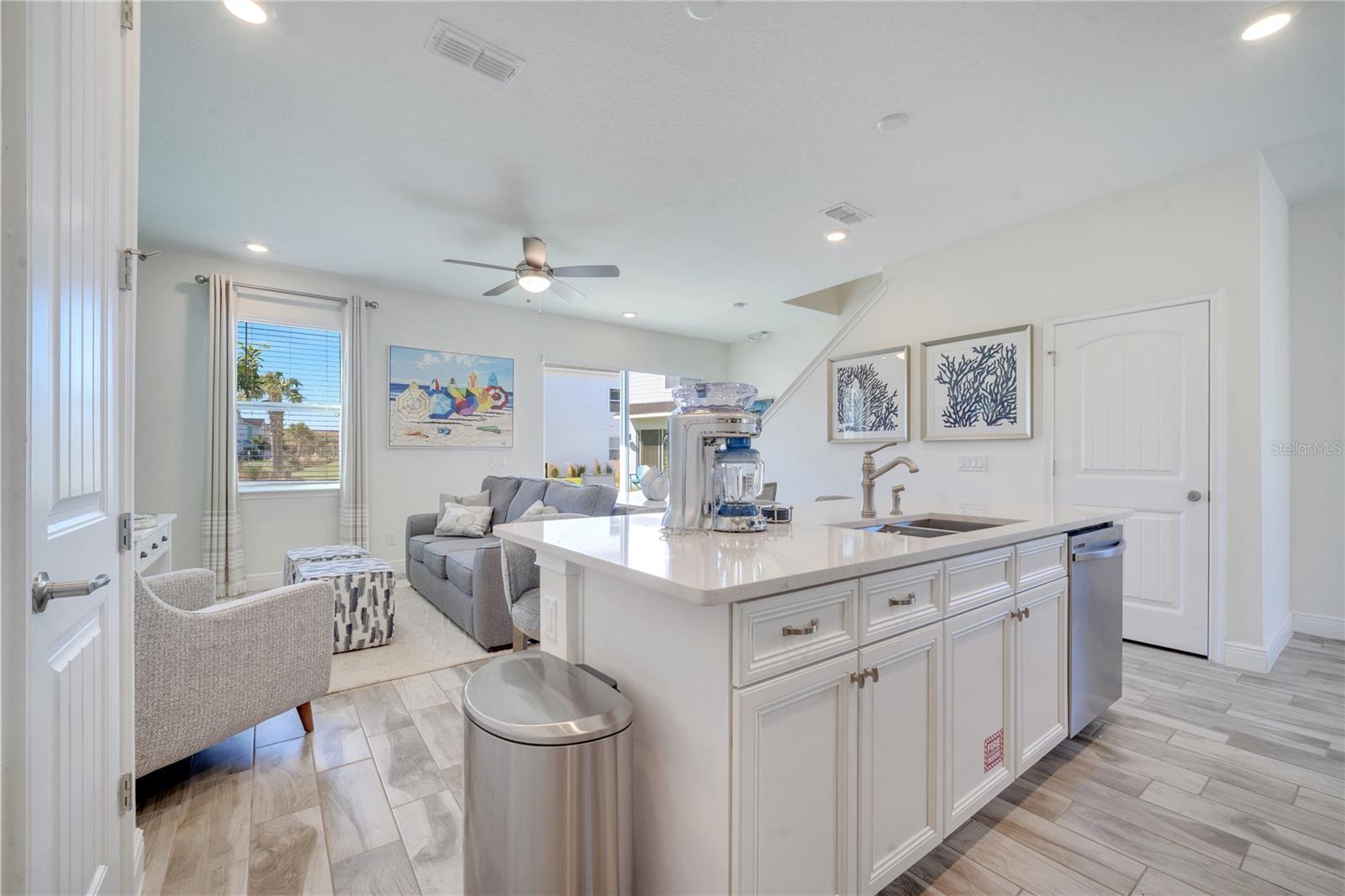 Image 21 of 27 For 2958 Castaway Lane