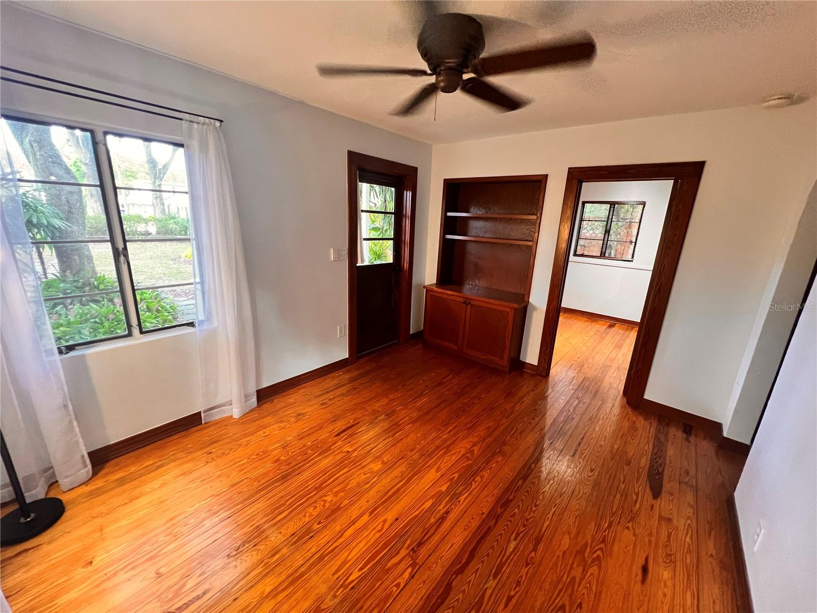 Image 4 of 19 For 1904 Marks Street