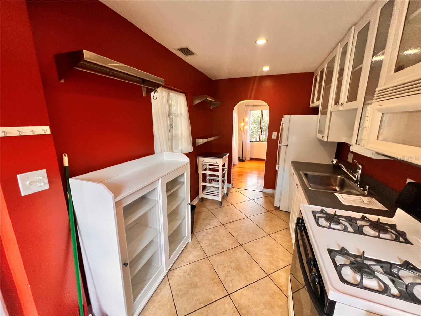 Image 8 of 19 For 1904 Marks Street