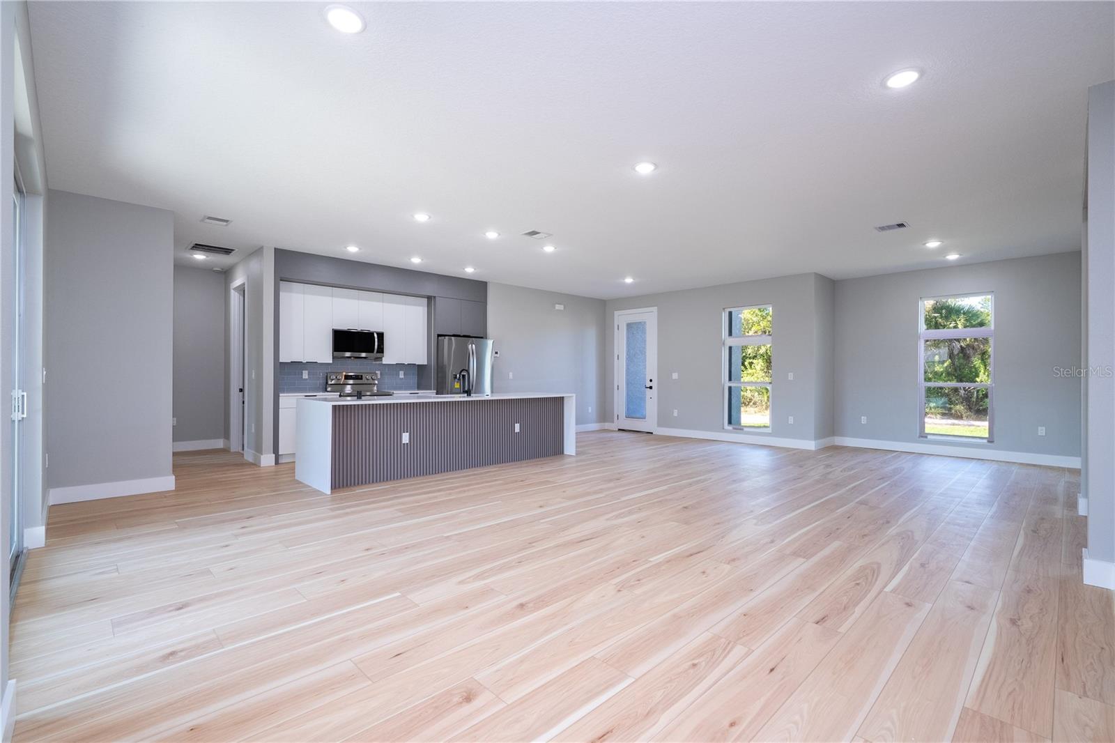 Image 12 of 85 For 15 Ramblewood Street