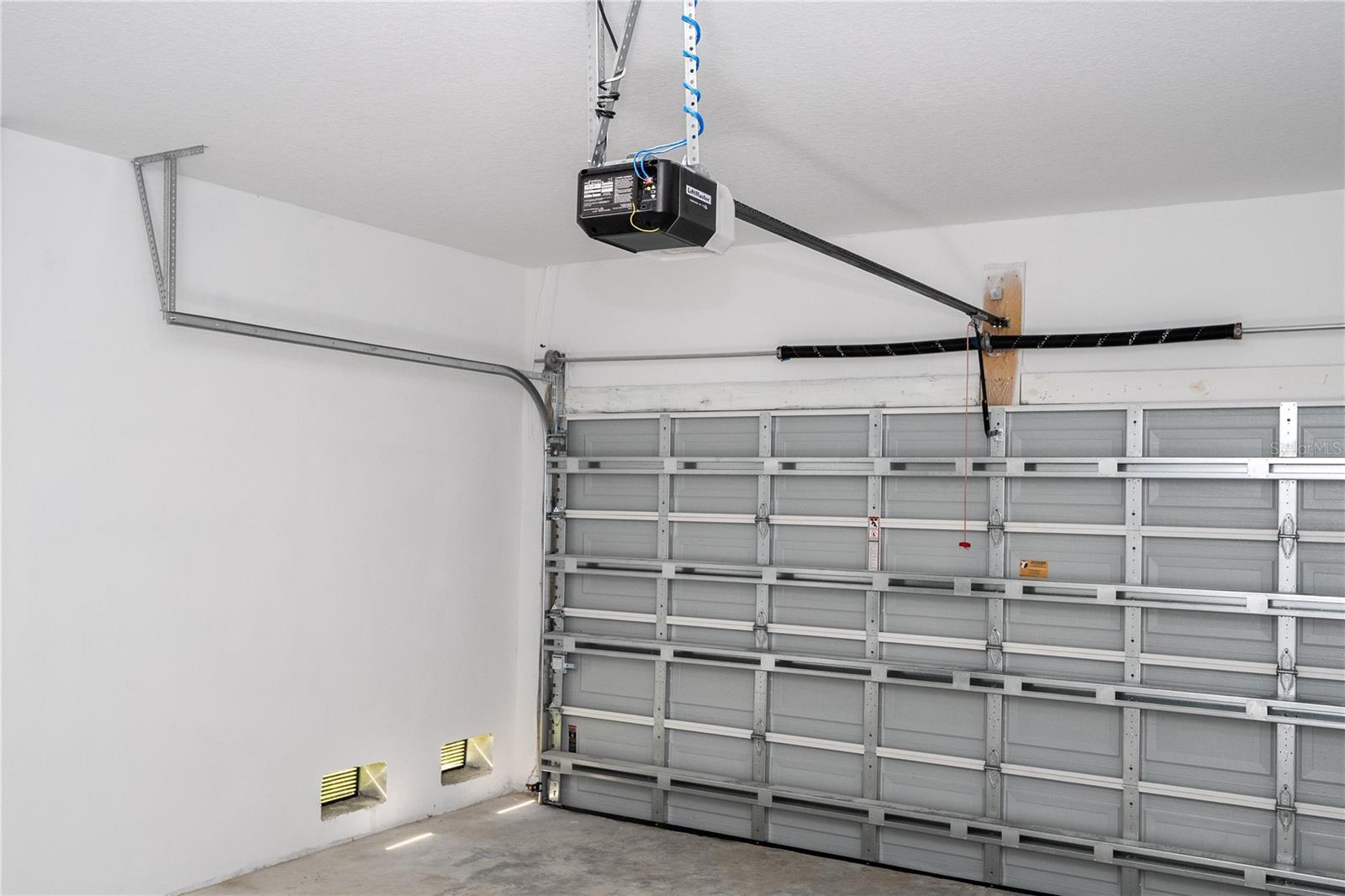 Image 35 of 85 For 15 Ramblewood Street