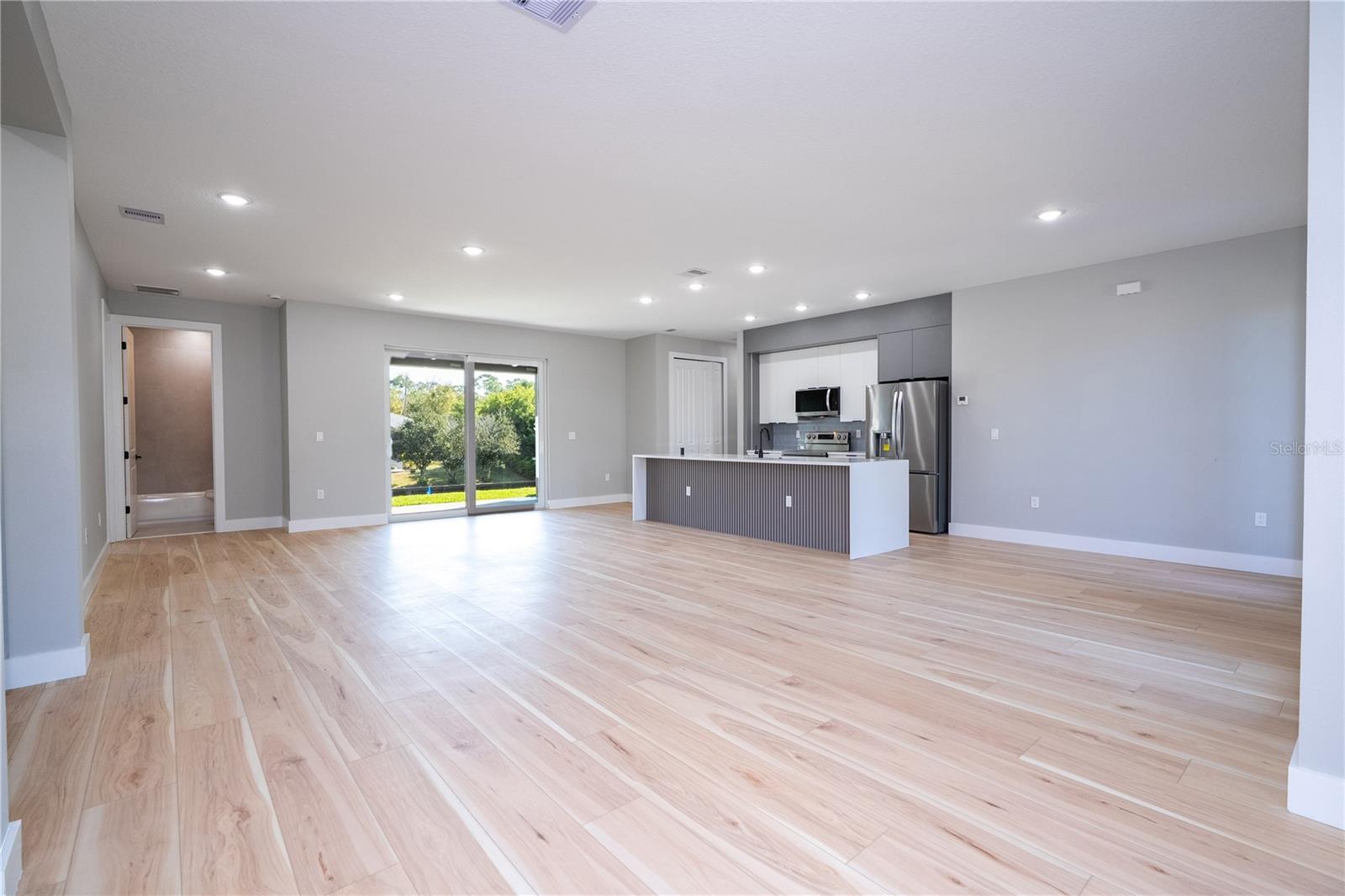 Image 9 of 85 For 15 Ramblewood Street