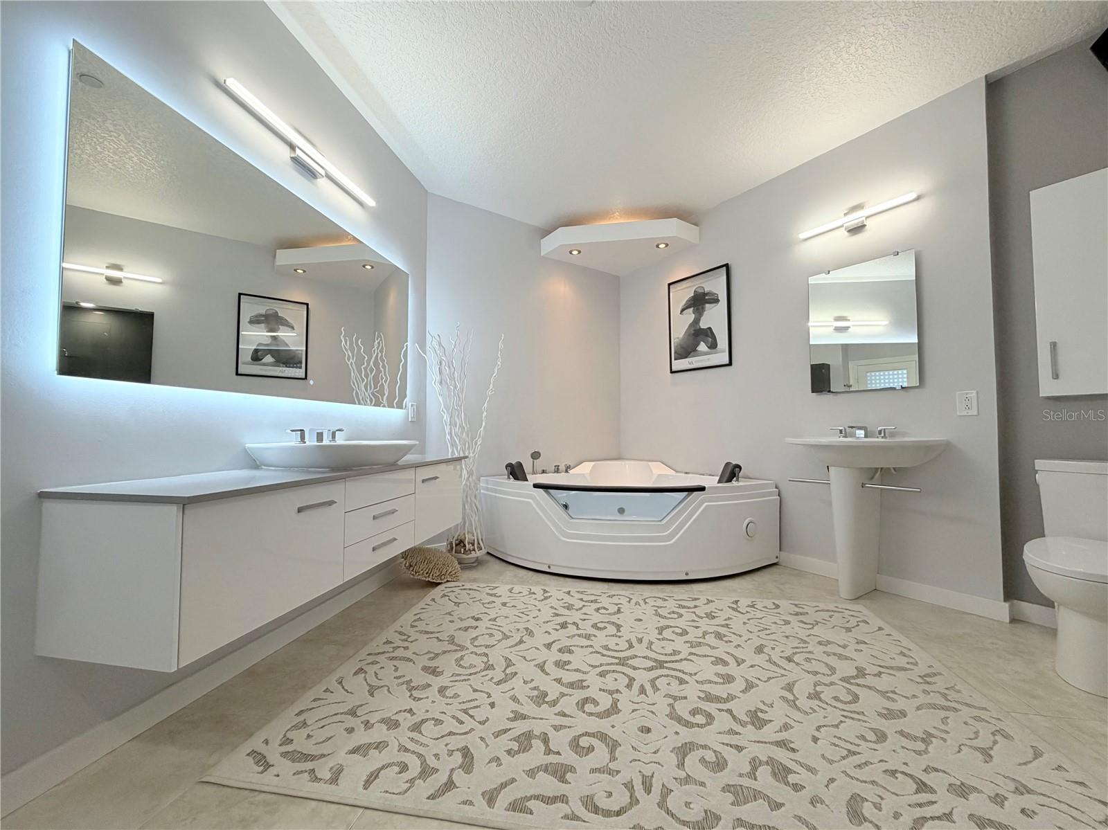 Image 30 of 73 For 3880 Highway A1a  104