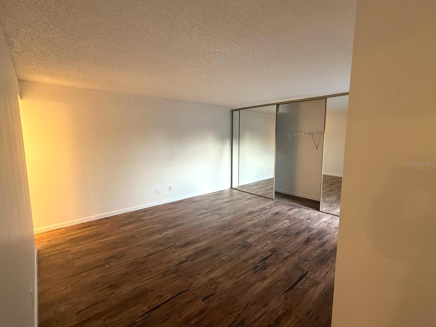 Image 11 of 25 For 1406 Park Shore Circle 3