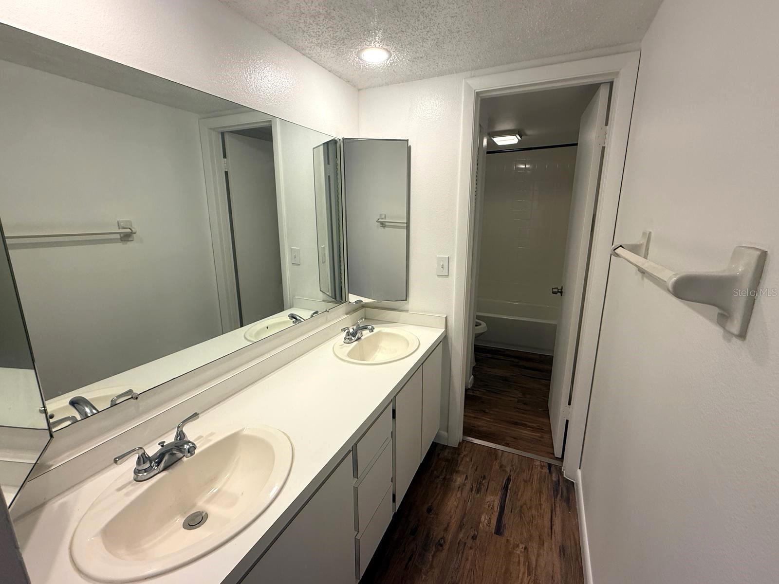 Image 14 of 25 For 1406 Park Shore Circle 3