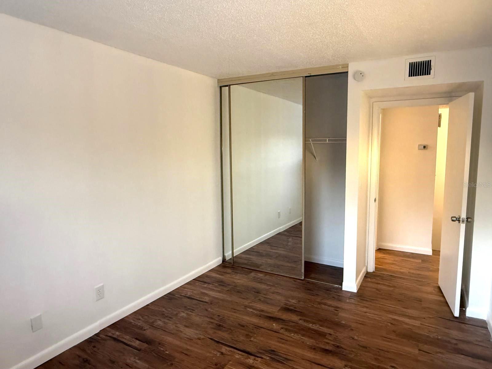 Image 22 of 25 For 1406 Park Shore Circle 3