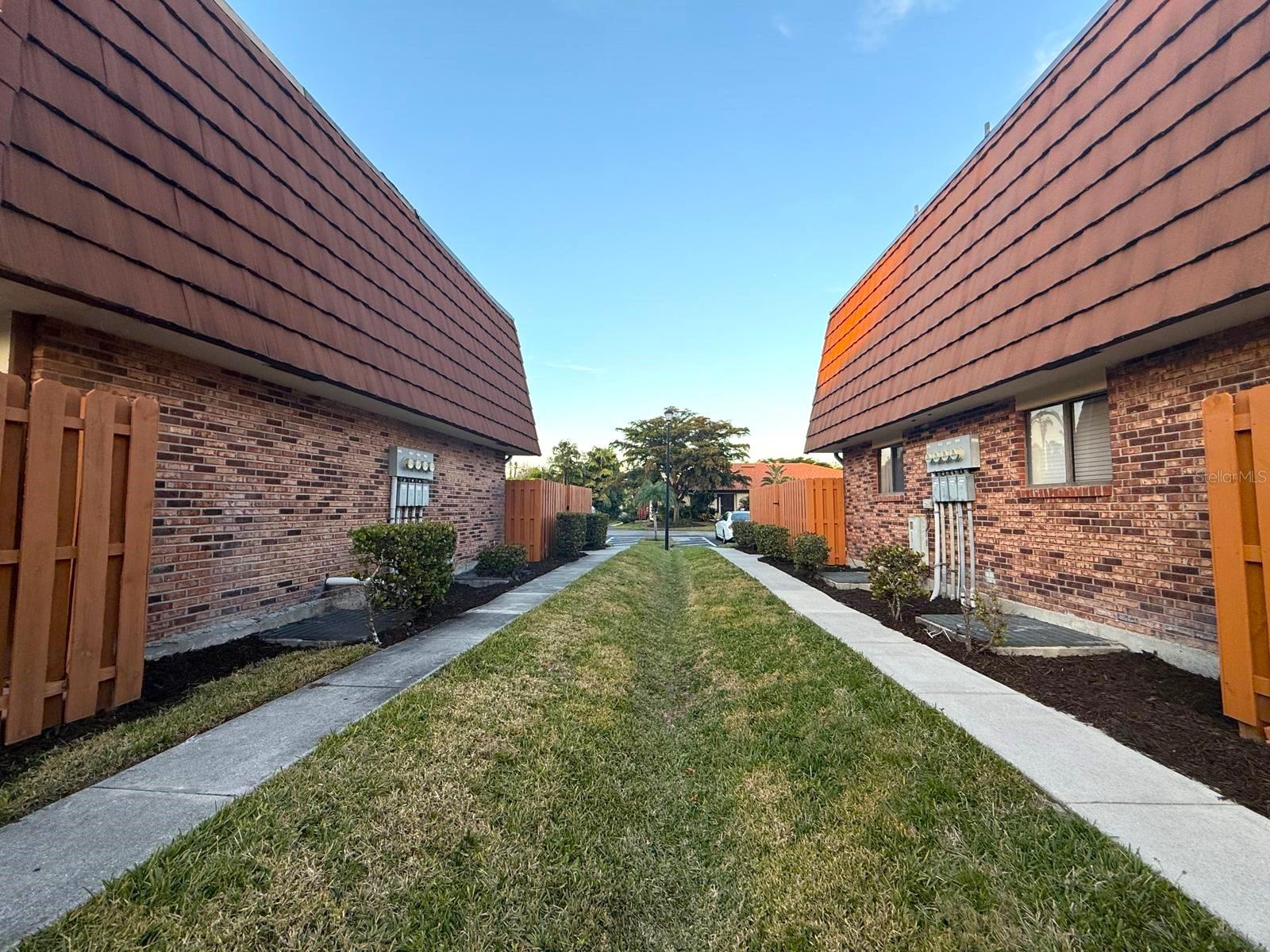 Image 24 of 25 For 1406 Park Shore Circle 3