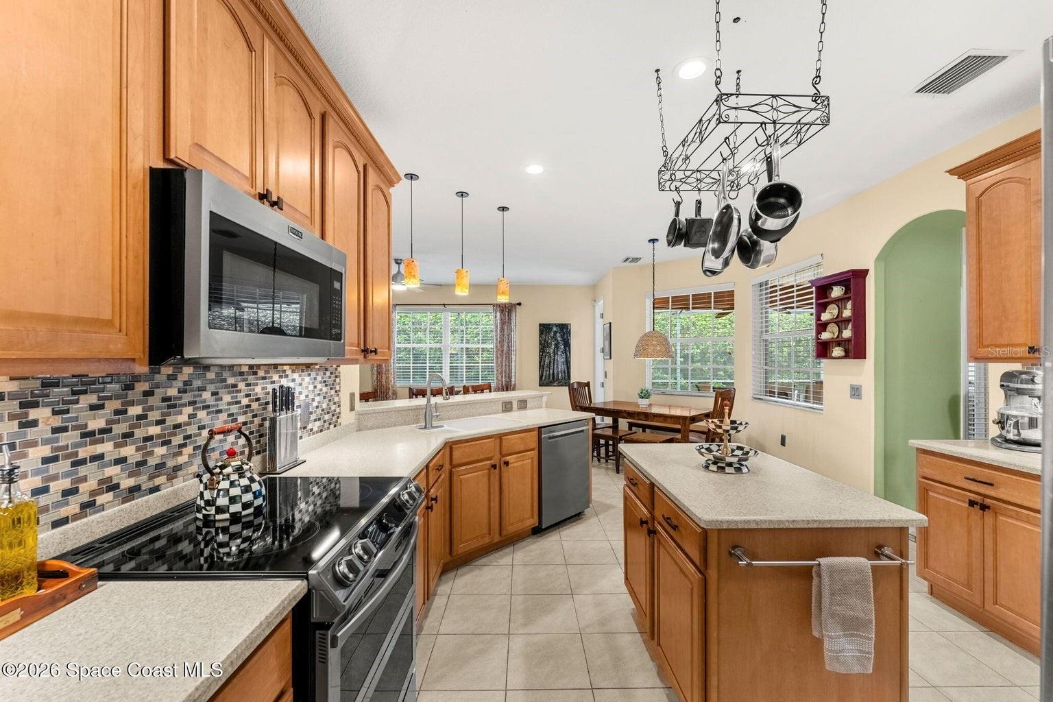 Image 28 of 93 For 324 Tunbridge Drive