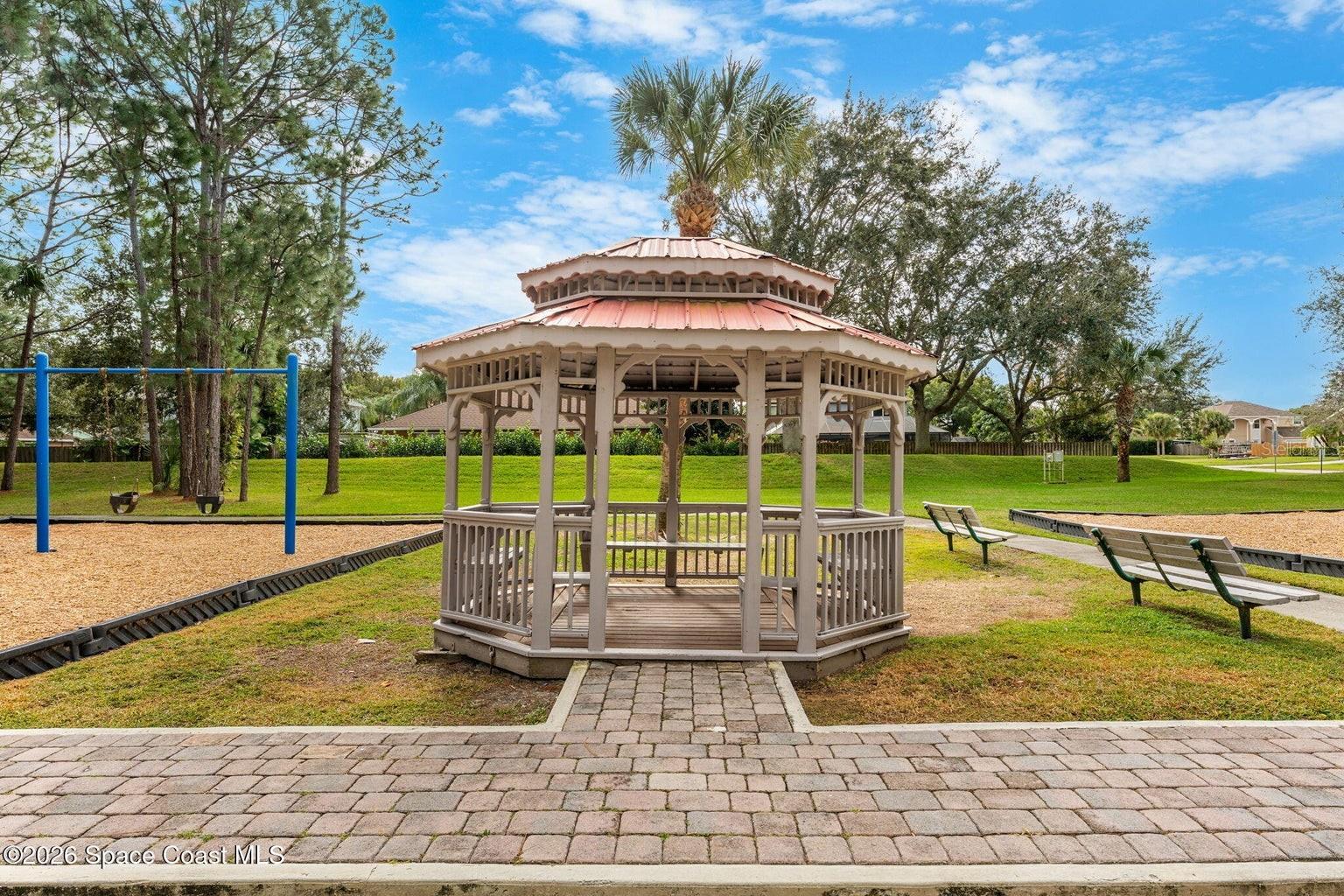 Image 74 of 93 For 324 Tunbridge Drive