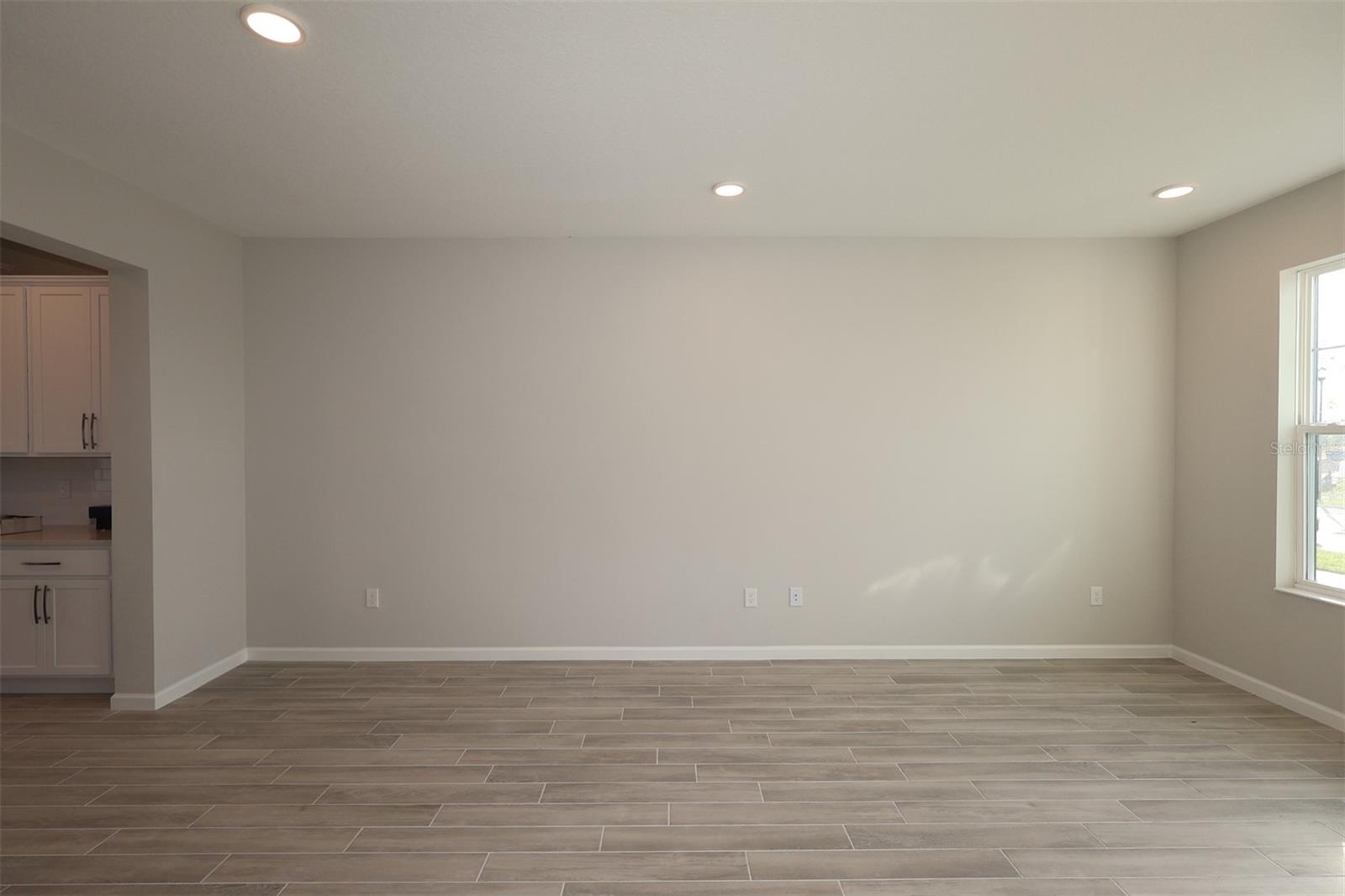 Image 17 of 26 For 1363 Mount Royal Drive