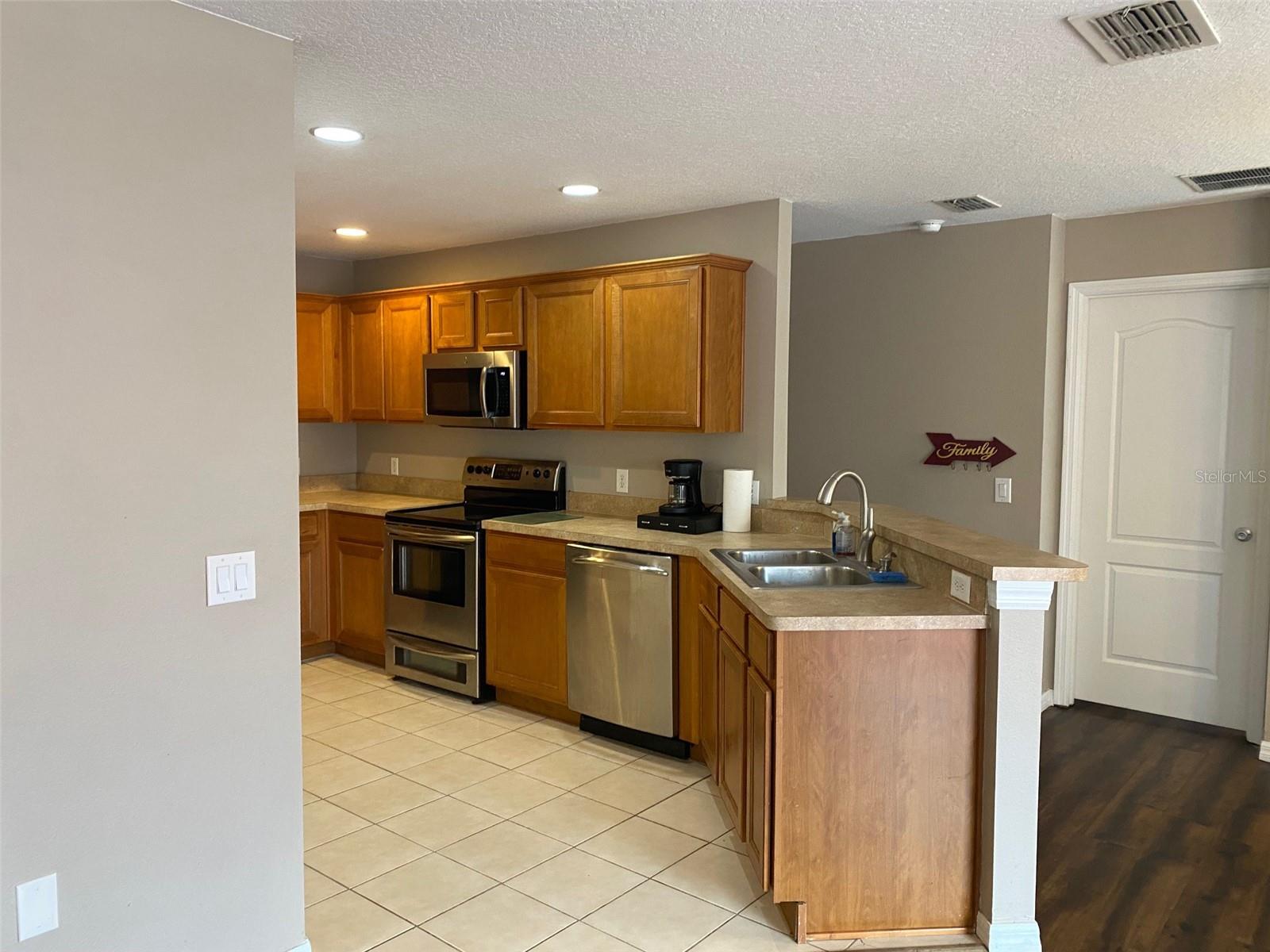 Image 8 of 31 For 4130 Orange Tree Court