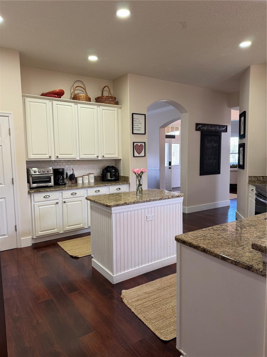 Image 24 of 83 For 1667 Shadowmoss Circle