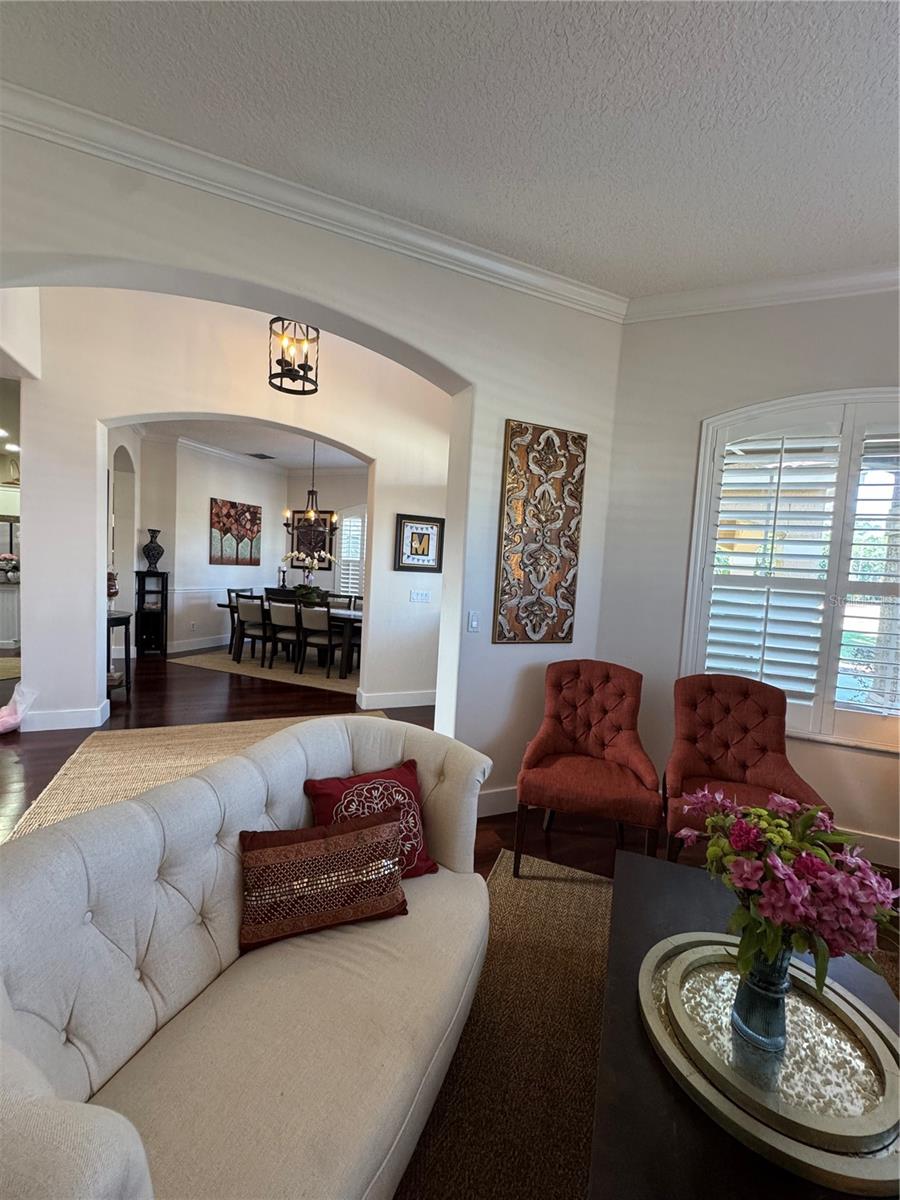 Image 33 of 83 For 1667 Shadowmoss Circle