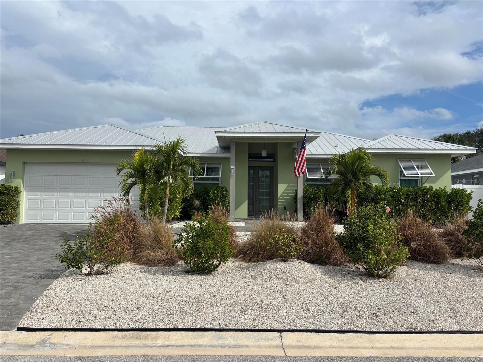 Image 10 of 39 For 805 30th Court E