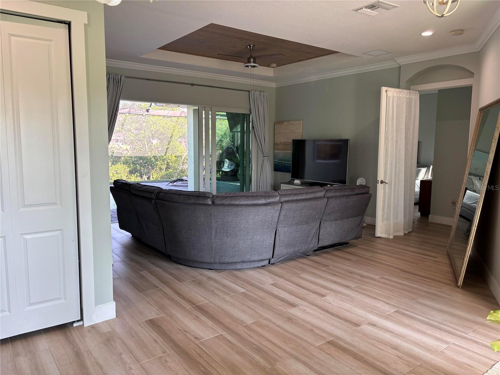 Image 11 of 39 For 805 30th Court E