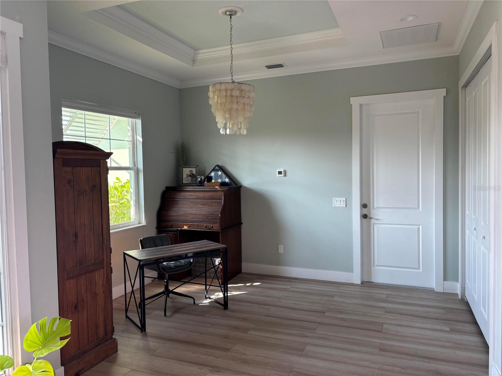 Image 13 of 39 For 805 30th Court E