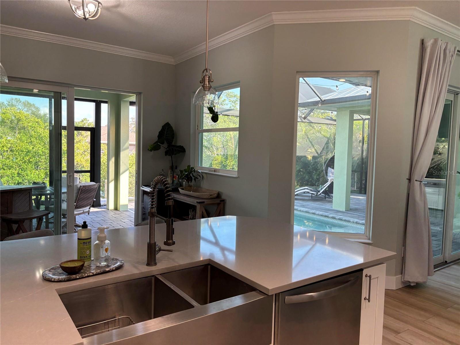 Image 20 of 39 For 805 30th Court E