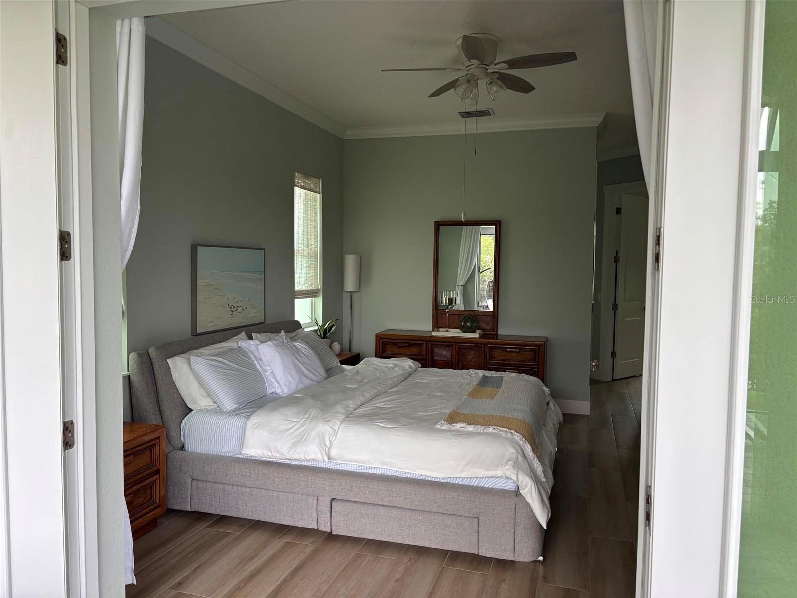 Image 24 of 39 For 805 30th Court E