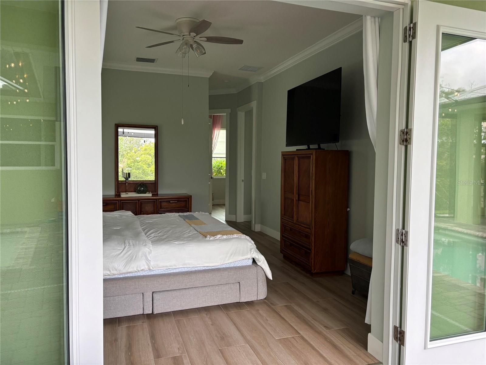 Image 25 of 39 For 805 30th Court E