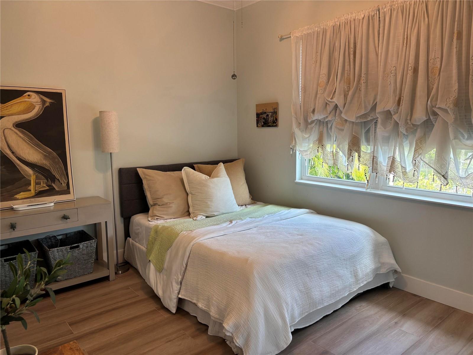 Image 31 of 39 For 805 30th Court E