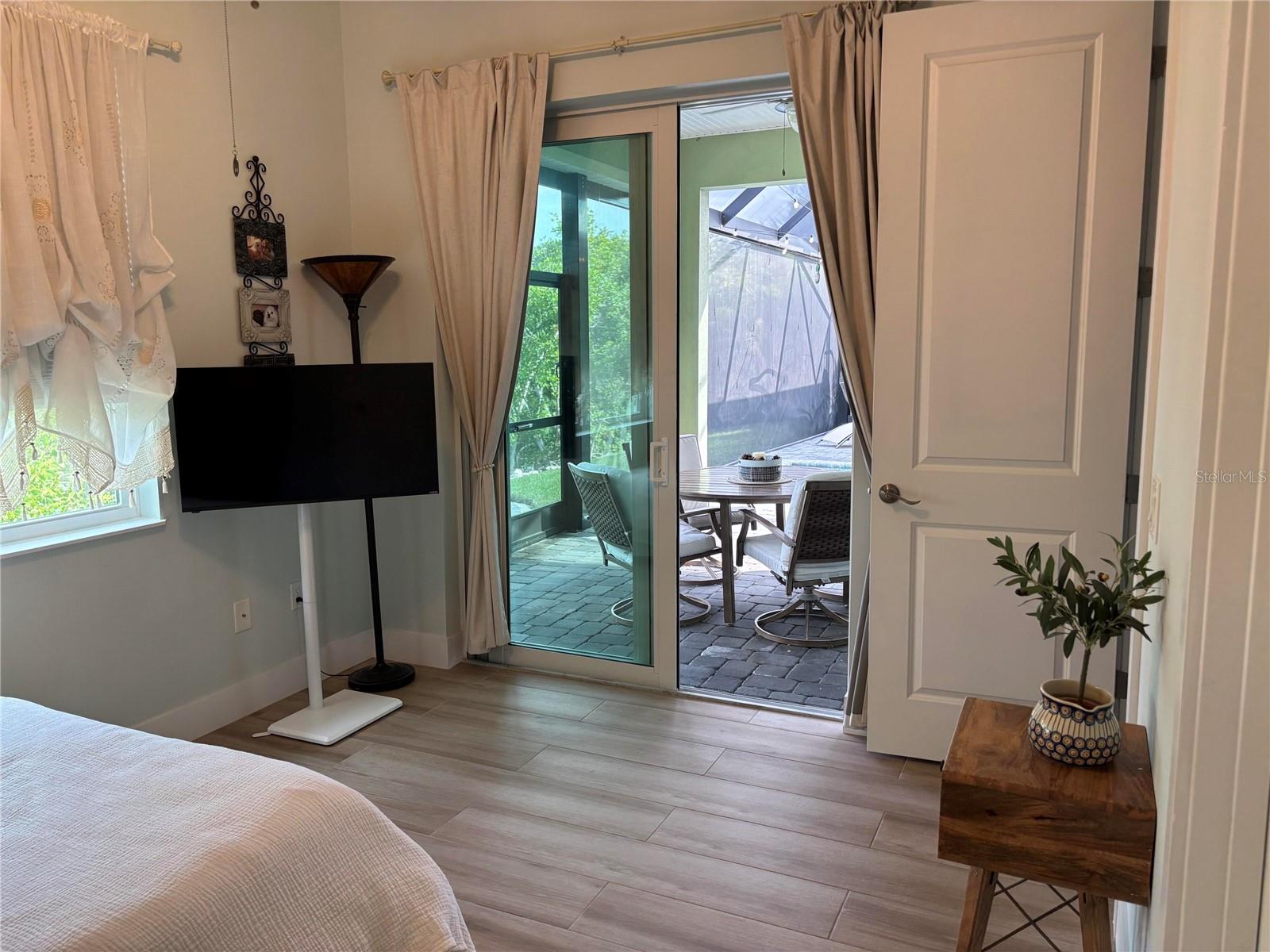 Image 32 of 39 For 805 30th Court E