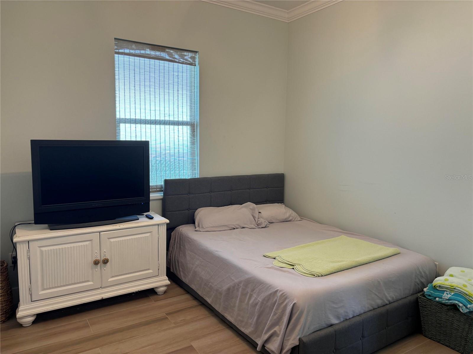 Image 35 of 39 For 805 30th Court E