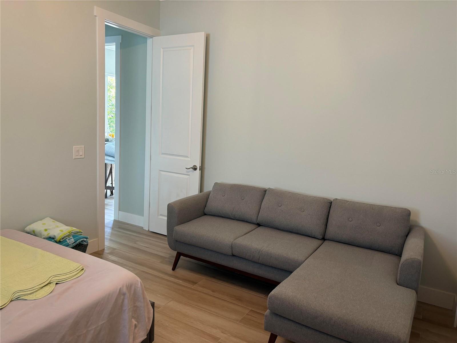 Image 36 of 39 For 805 30th Court E